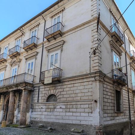 Dimora Storica Giostra Vecchia - Palazzo Grisolia 1809 Козенца Екстериор снимка