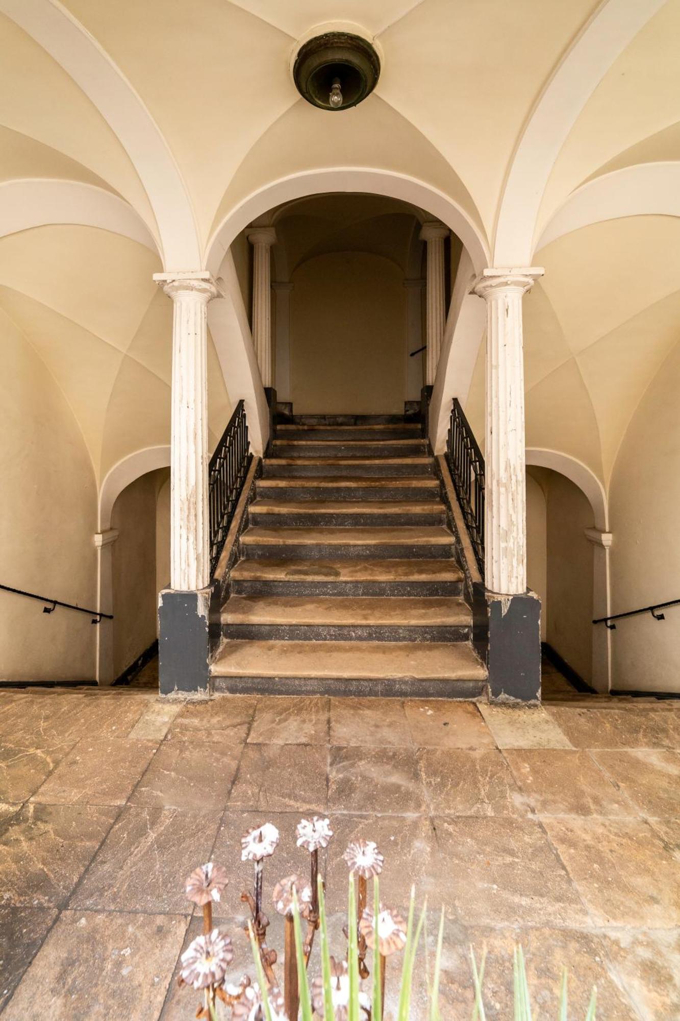 Dimora Storica Giostra Vecchia - Palazzo Grisolia 1809 Козенца Екстериор снимка