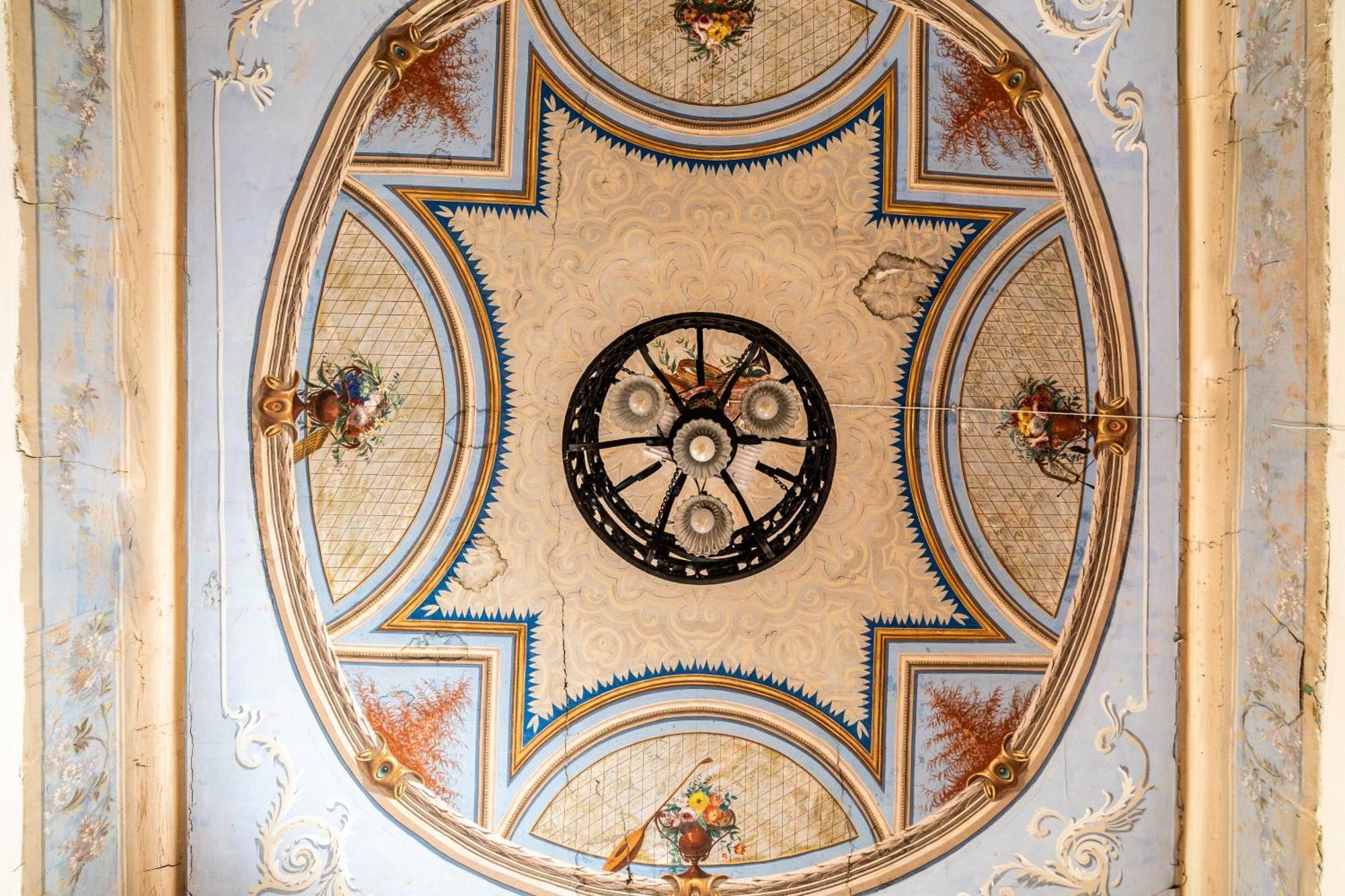 Dimora Storica Giostra Vecchia - Palazzo Grisolia 1809 Козенца Екстериор снимка